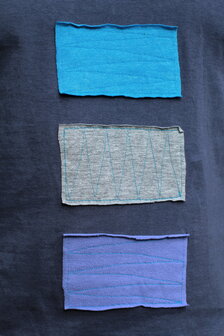 Upcycled t-shirt blauw patch - Liz