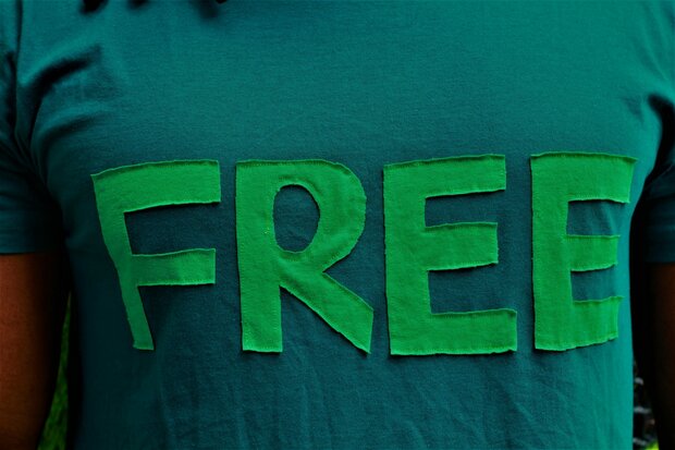 Upcycled t-shirt FREE - Liz